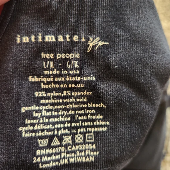 Free People Eyelet Seamless Triangle Crop Cami Tank Top Size‎ L/XL - Picture 5 of 7